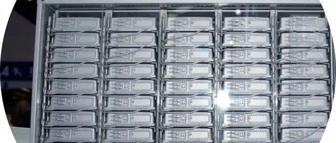 常温循环寿命1000次以上！ 长虹电源这款锂离子电池组成机器人“能量源泉”