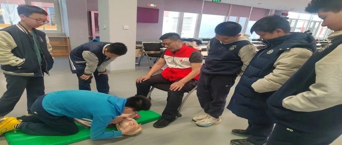 守护生命，"救"在身边！十一石景山开展心肺复苏+AED专项培训