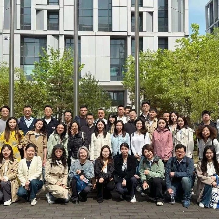 北大光华管理学院MBA师生一行赴东方雨虹参观交流