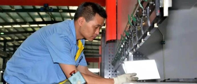 【长虹资讯】从车间钳工到国字号大师 李勇在长虹零八一的32年坚守路