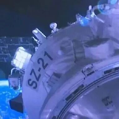 五院抓总研制的神舟飞船首次实施3圈快速返回