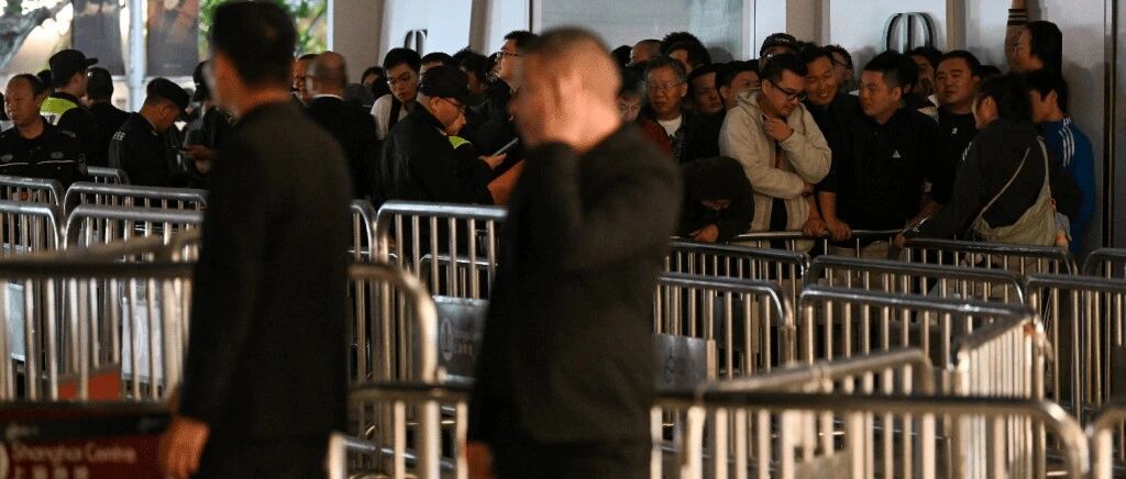 第三次涨价！有的一夜涨6000元，顾客通宵排队……