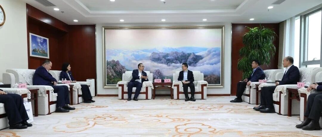 银企携手共促发展 文化赋能深化合作--万嘉集团总裁吴绍勇一行到访浦发银行青岛分行参观交流